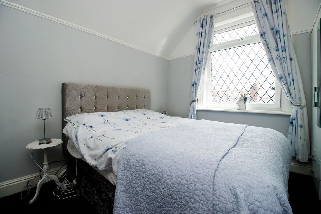 Additional image 12 of 2 bed flat for saleWest Avenue, Filey YO14