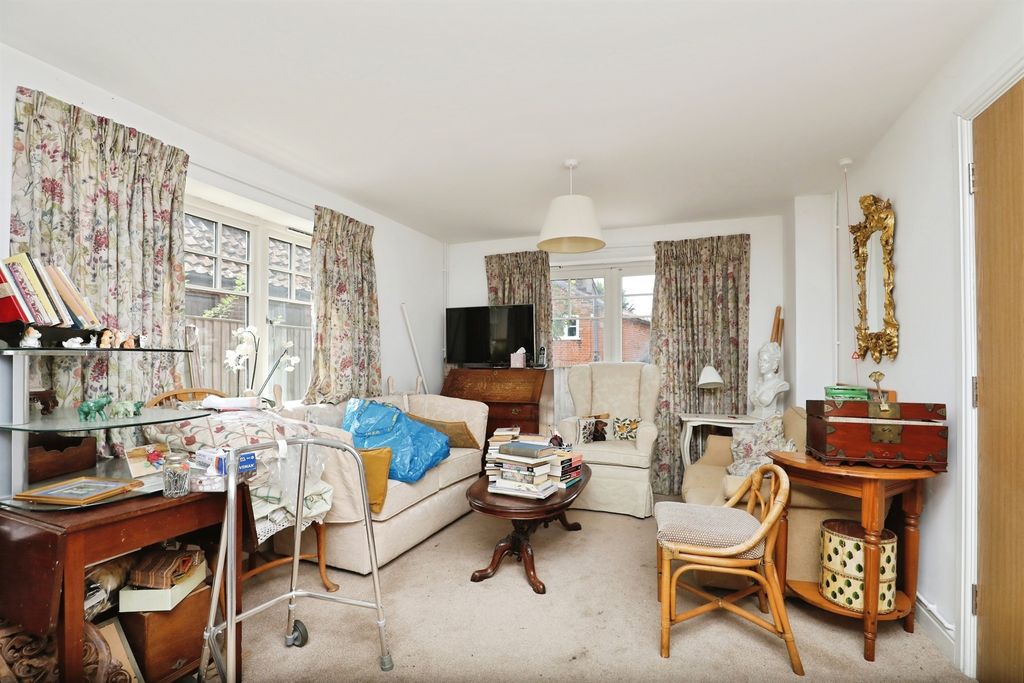 Property photo 3 of 12