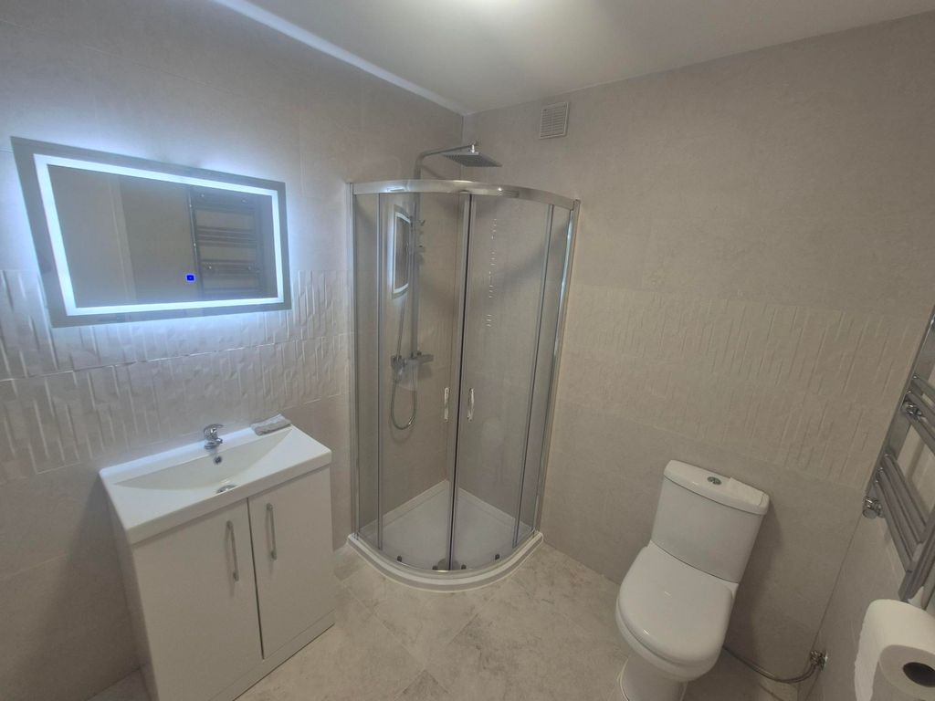 Additional image 13 of 3 bed flat to rentLarkhill Road, Yeovil BA21