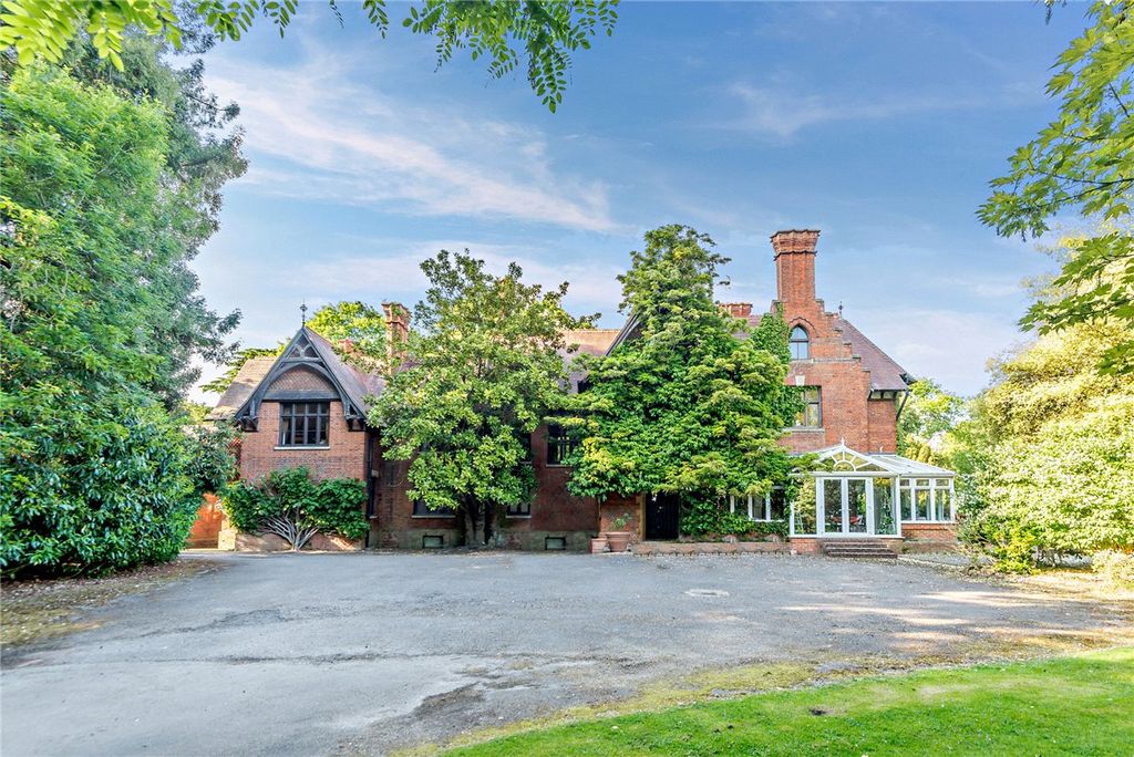 Property photo 1 of 33 House