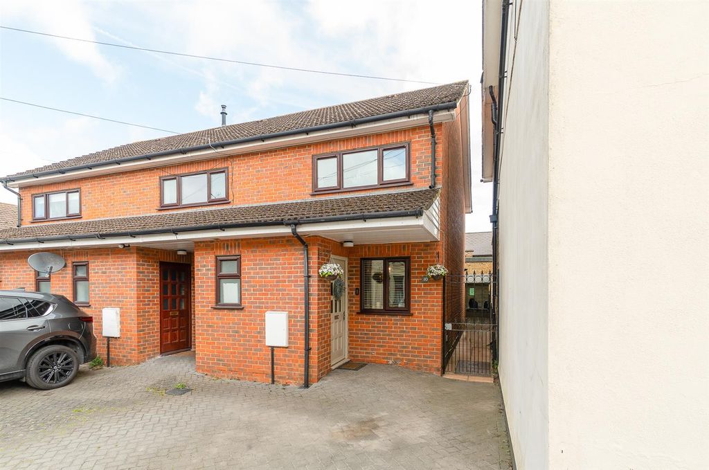 Property photo 1 of 17 Cork Street.Jpg