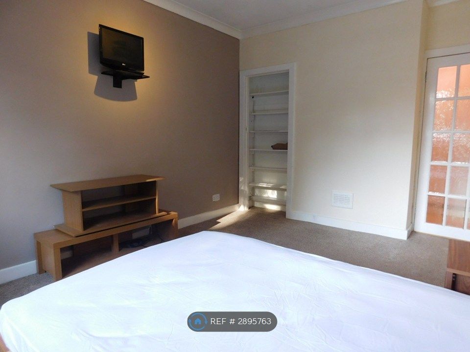 Property photo 1 of 13 Bedroom 1