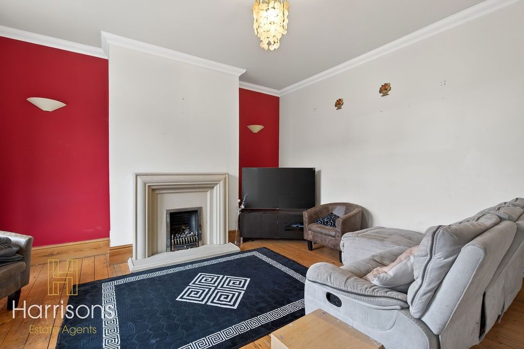 Property photo 2 of 12 4888621