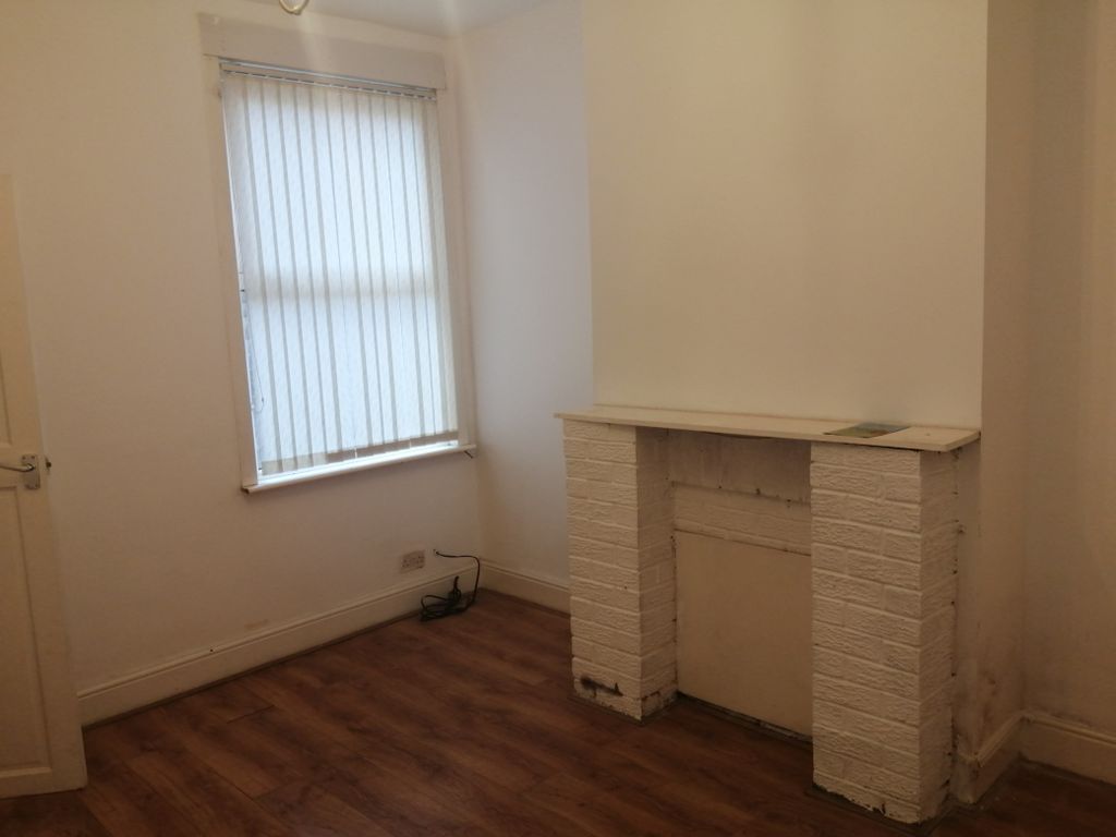 Property photo 3 of 12 Dining Room