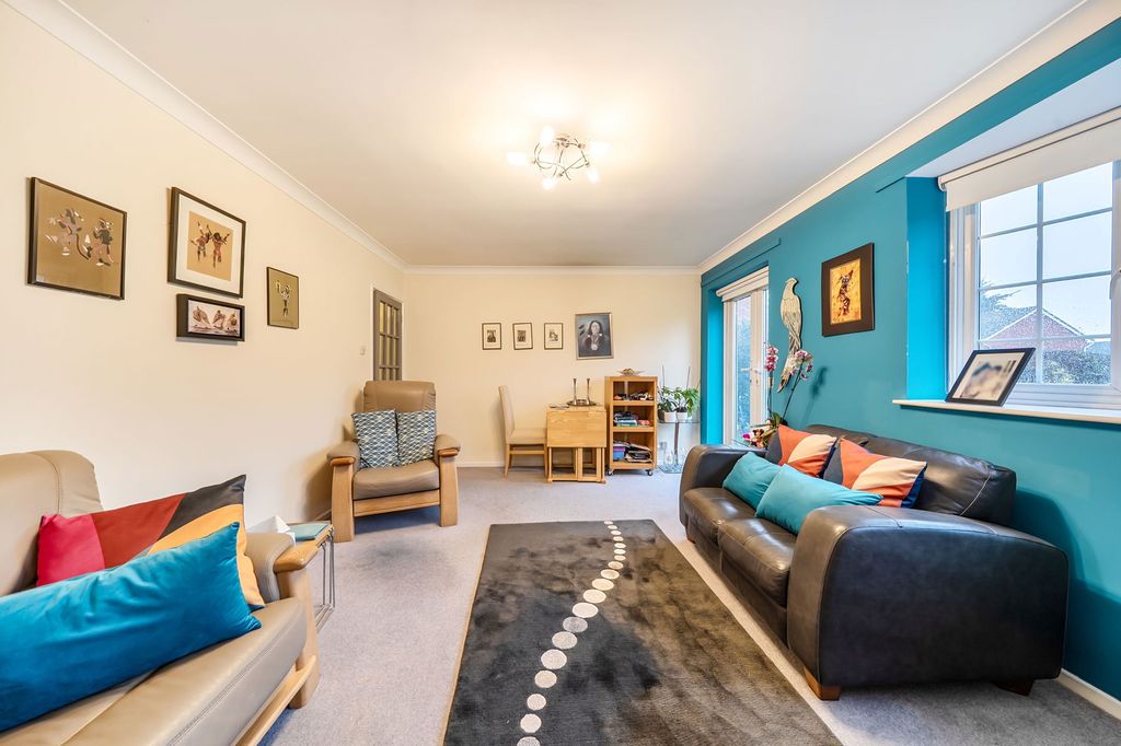 Property photo 2 of 19