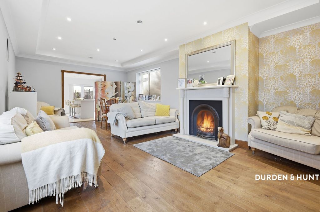 Property photo 2 of 24