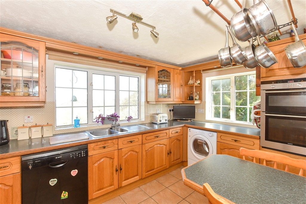 Property photo 1 of 21 Kitchen