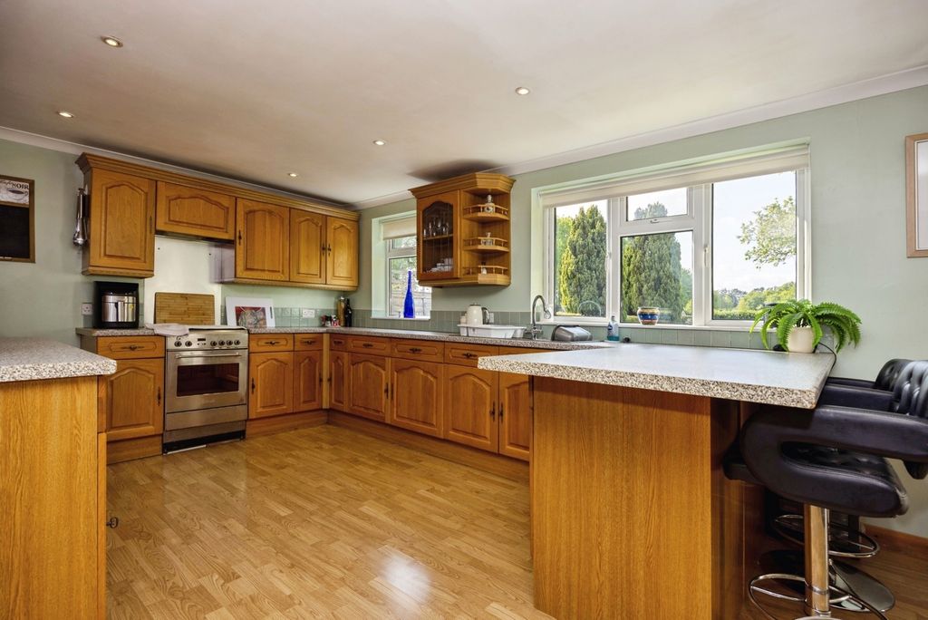 Property photo 2 of 18 Pbox-Img.Jpg