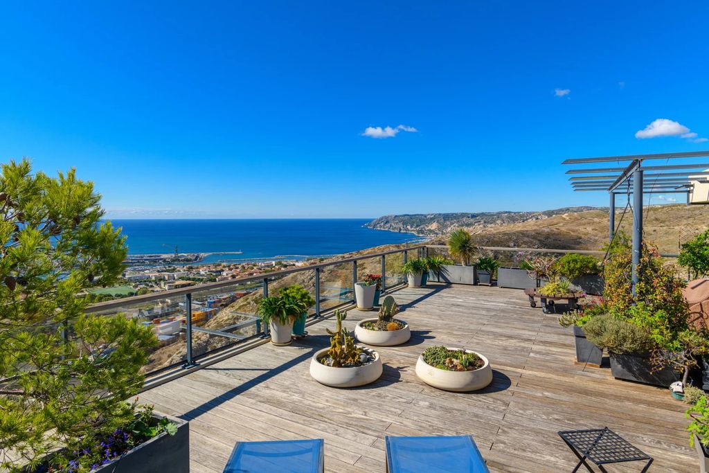 Property photo 3 of 37