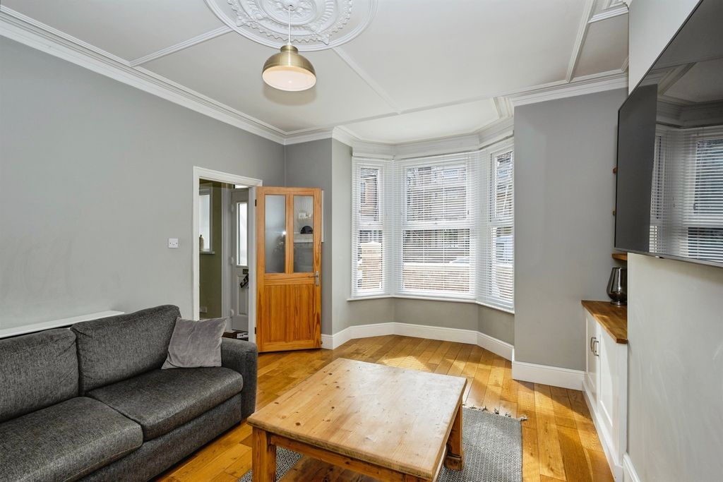 Property photo 3 of 19