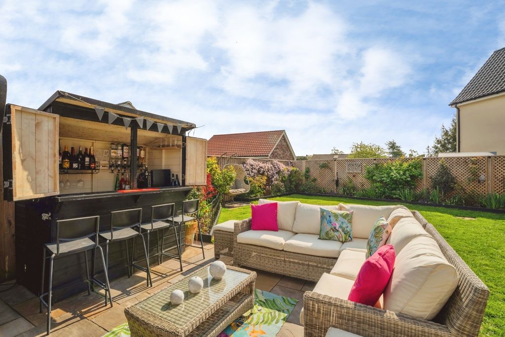 Property photo 2 of 19 Pbox-Img.Jpg