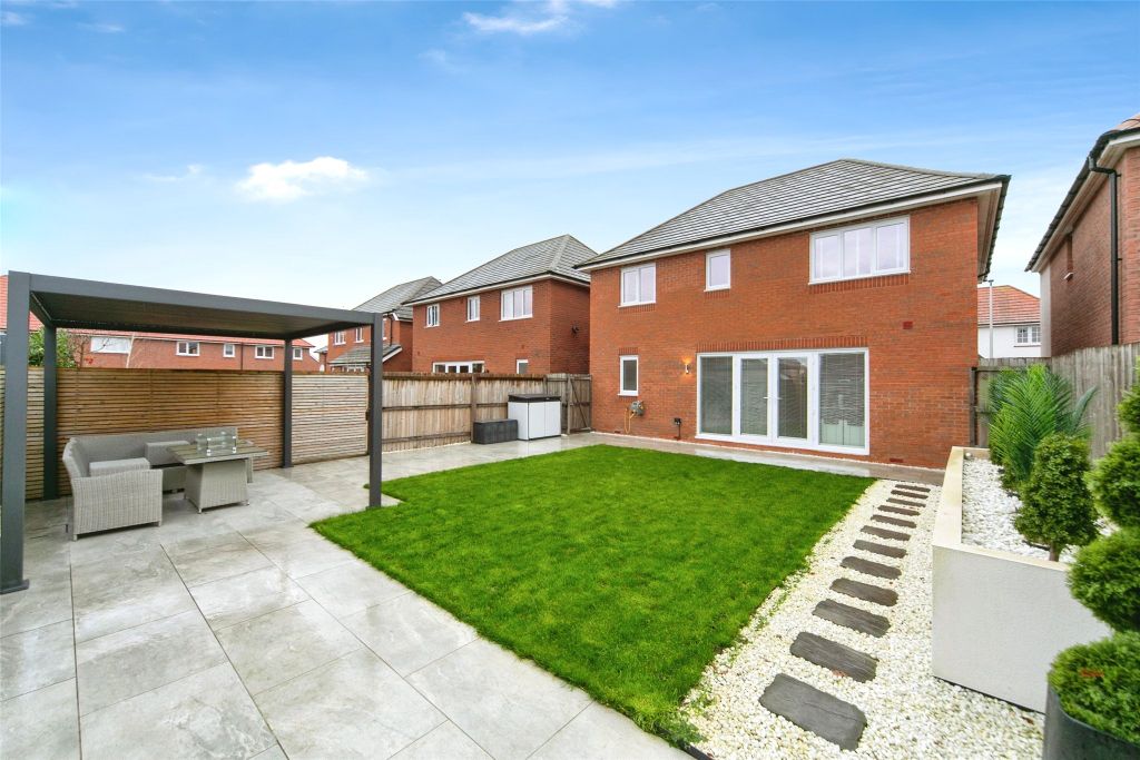 Property photo 2 of 17 Garden