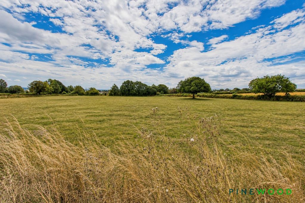 Property photo 2 of 33 Views