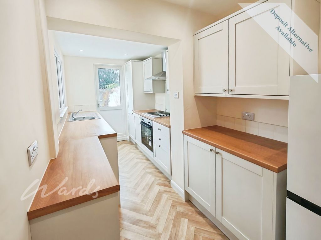 Property photo 2 of 10 Kitchen