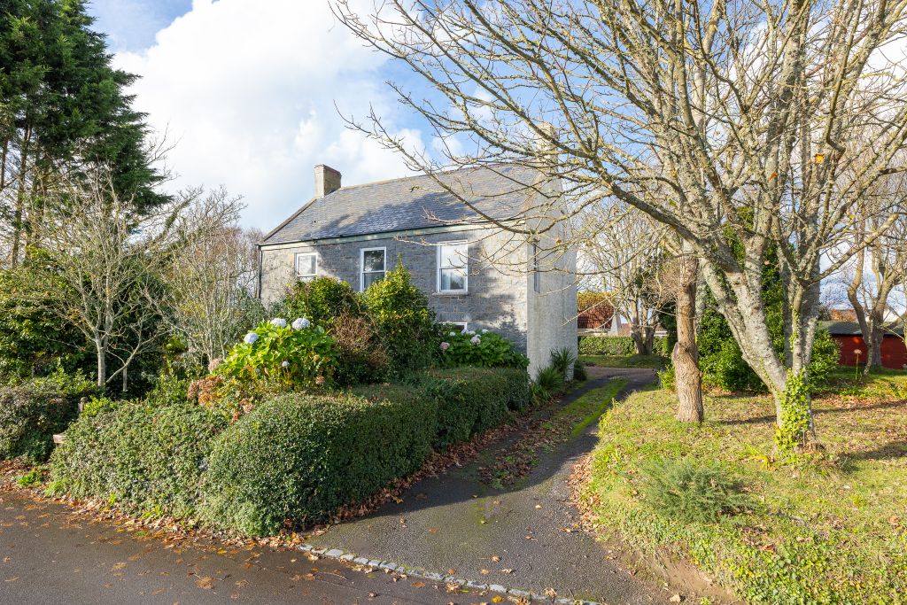 Property photo 1 of 20