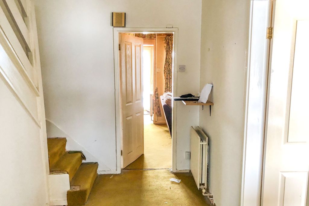 Property photo 2 of 11 8 Chedworth Close, Birmingham, West Midlands B29 4Ls