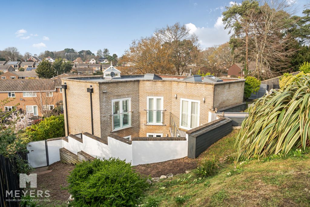 Property photo 1 of 21