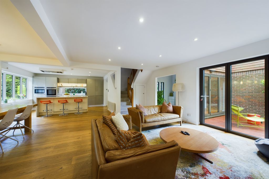 Property photo 2 of 46 Photo 38