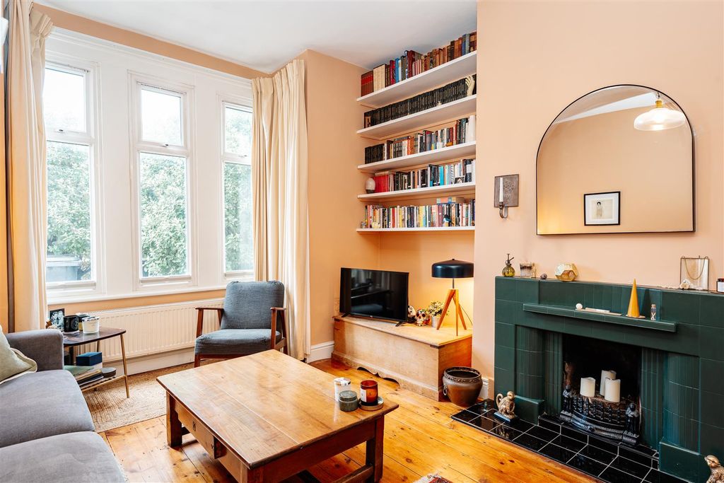 Property photo 2 of 16 Finsbury Park Avenue-2.Jpg