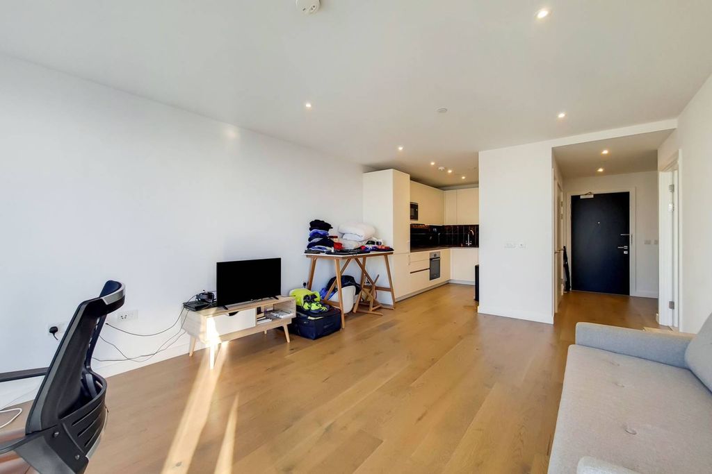 Property photo 2 of 14