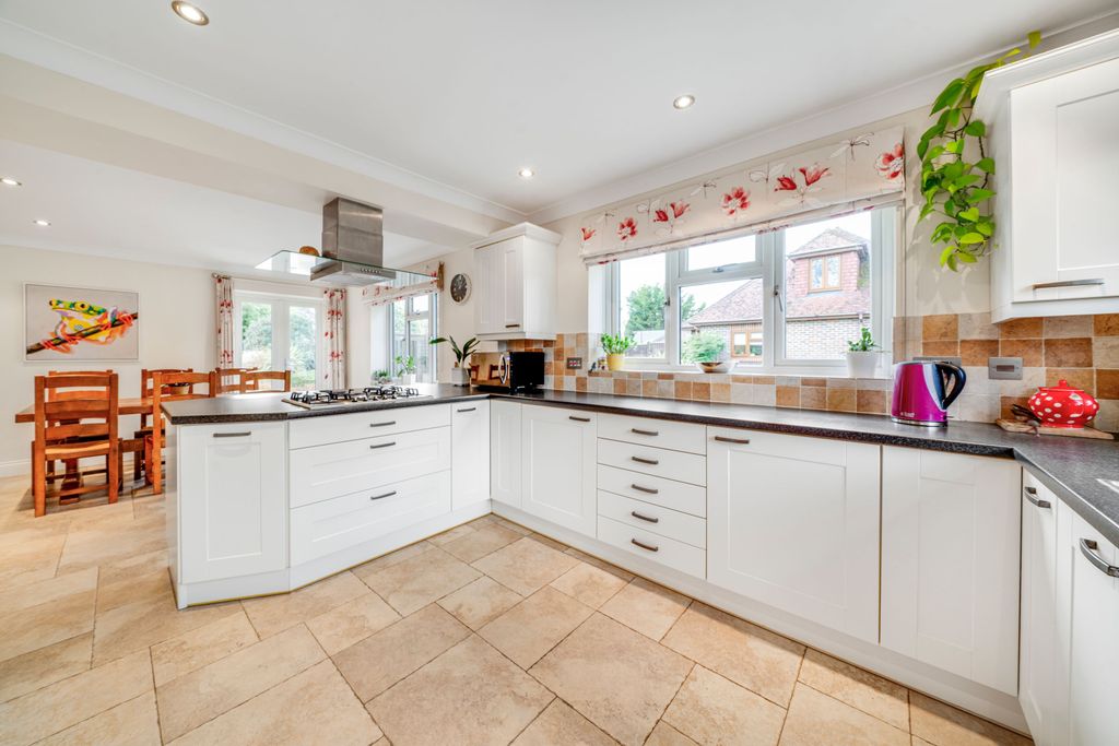 Property photo 3 of 41 8