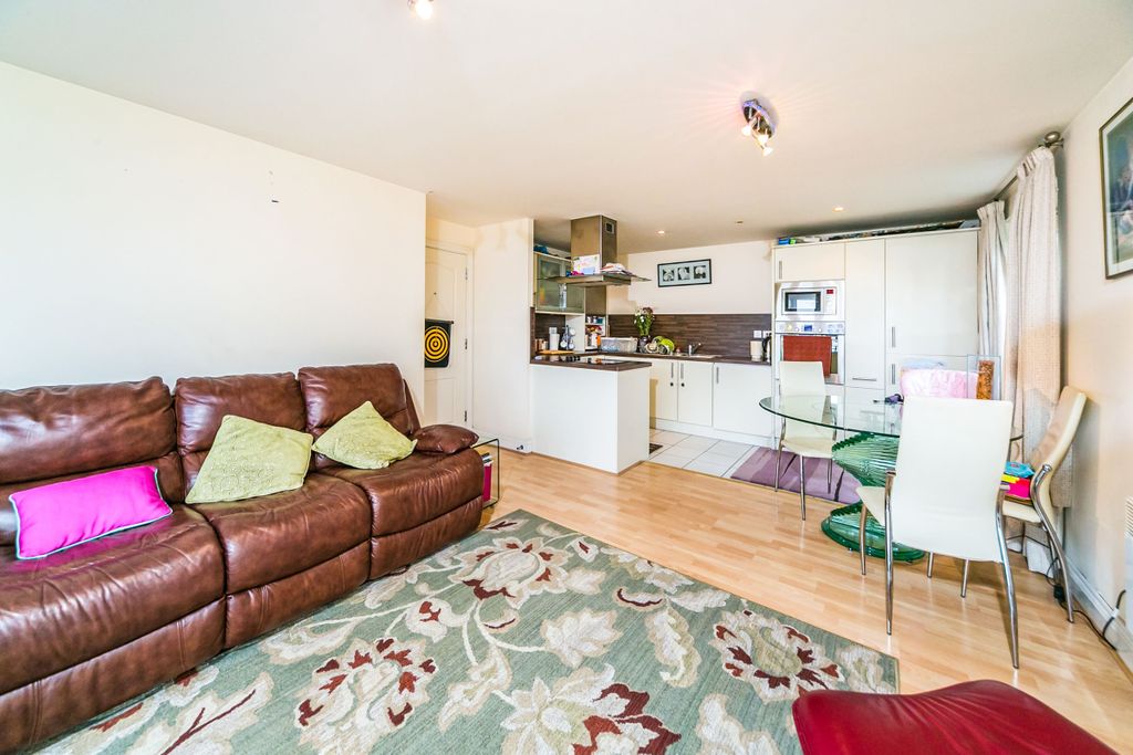 Property photo 2 of 9 5d1058B1-10Eb-4Fcc-9