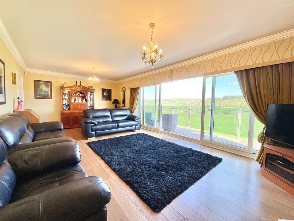 Property photo 3 of 42