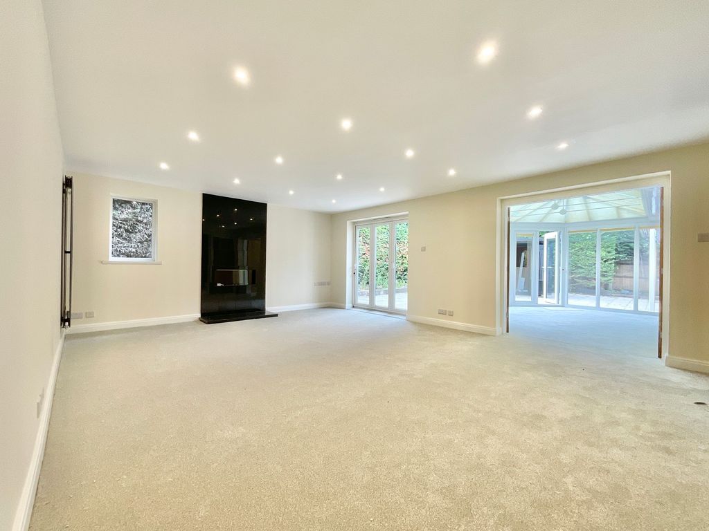 Property photo 2 of 30
