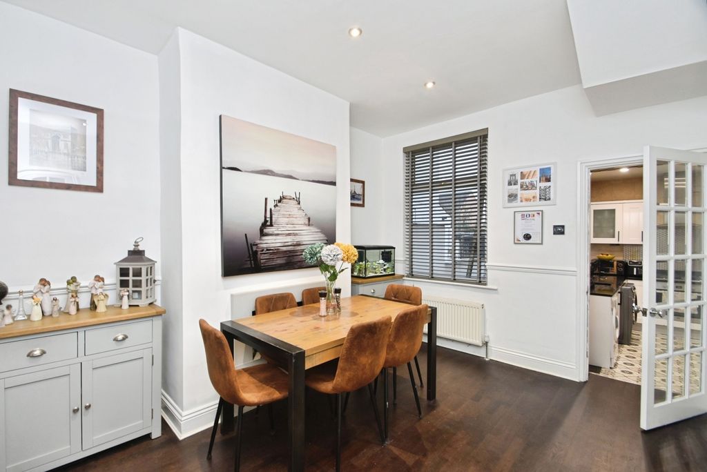 Property photo 3 of 27 Pbox-Img.Jpg