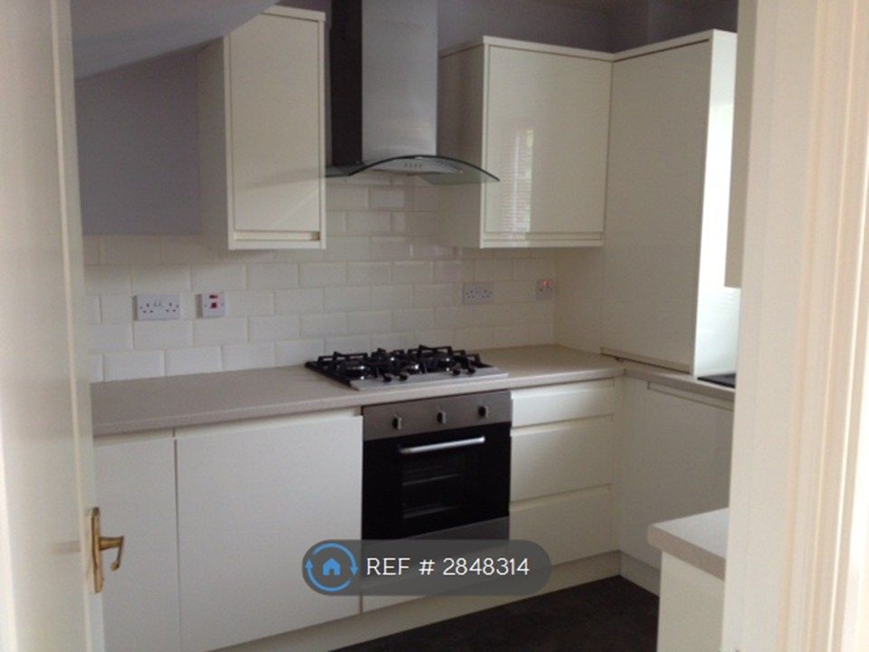 Property photo 2 of 6 Kitchen