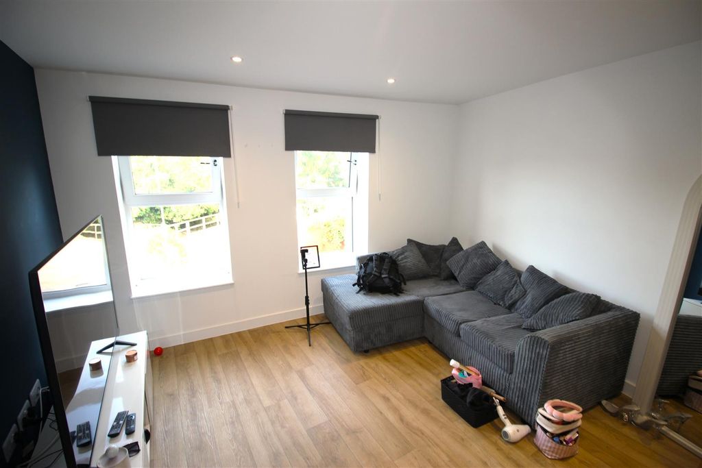 Property photo 3 of 6 Img_2360.Jpg