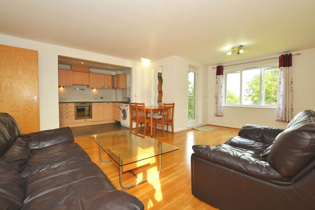 Property photo 2 of 8