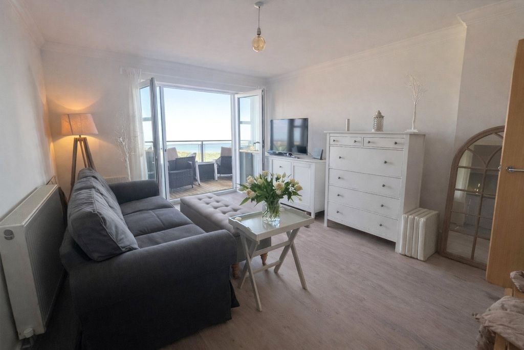 Property photo 3 of 12 Picture No. 18