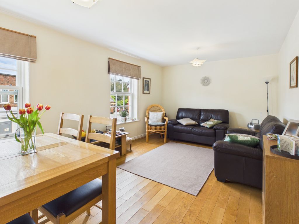 Property photo 1 of 11 Living