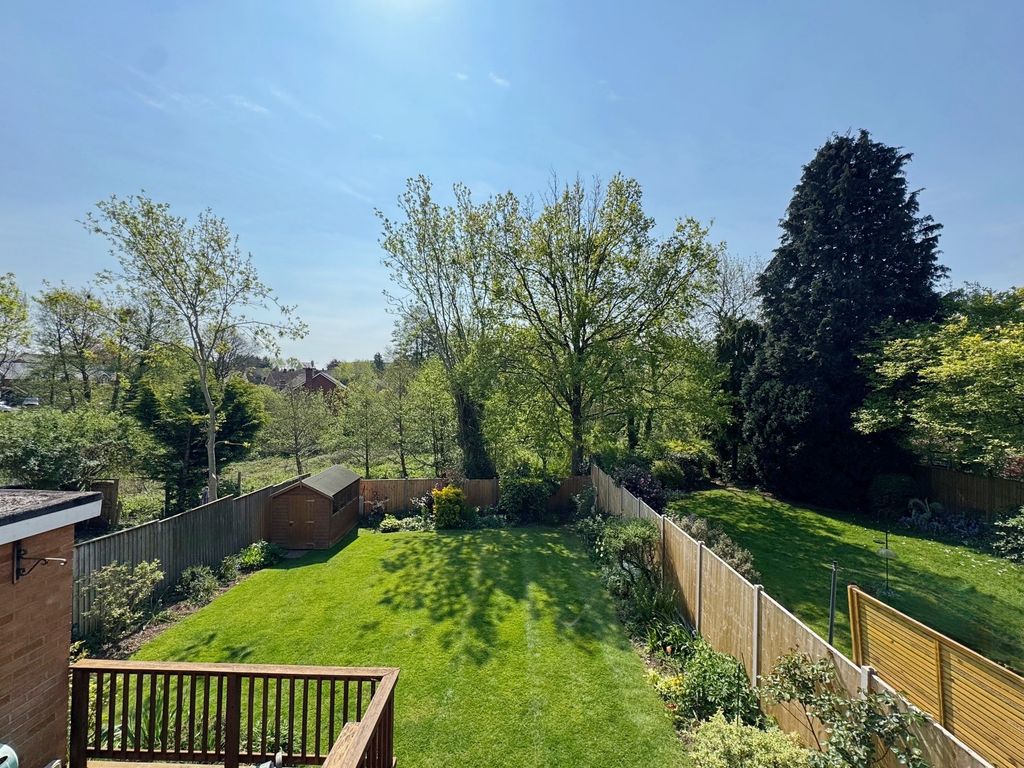 Property photo 2 of 18 Garden
