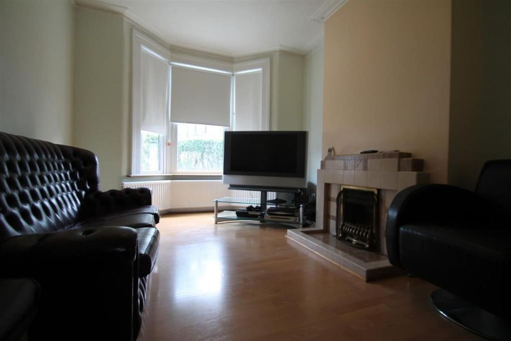 Property photo 2 of 11