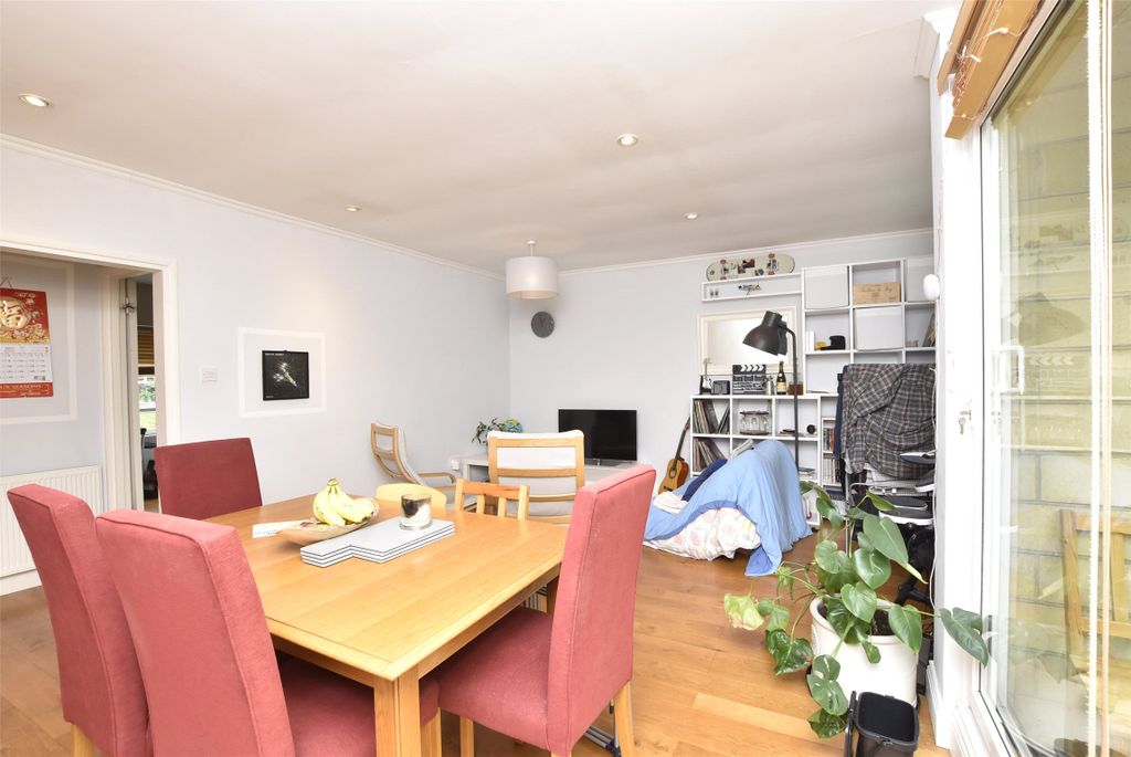 Property photo 3 of 11 Living Room