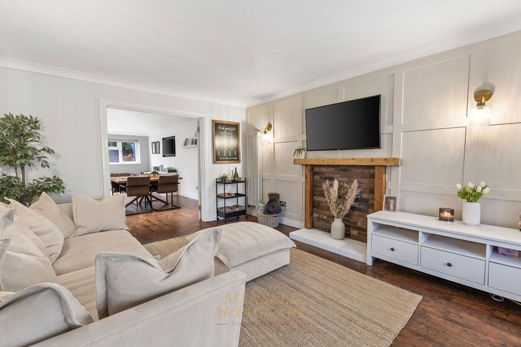 Property photo 2 of 30