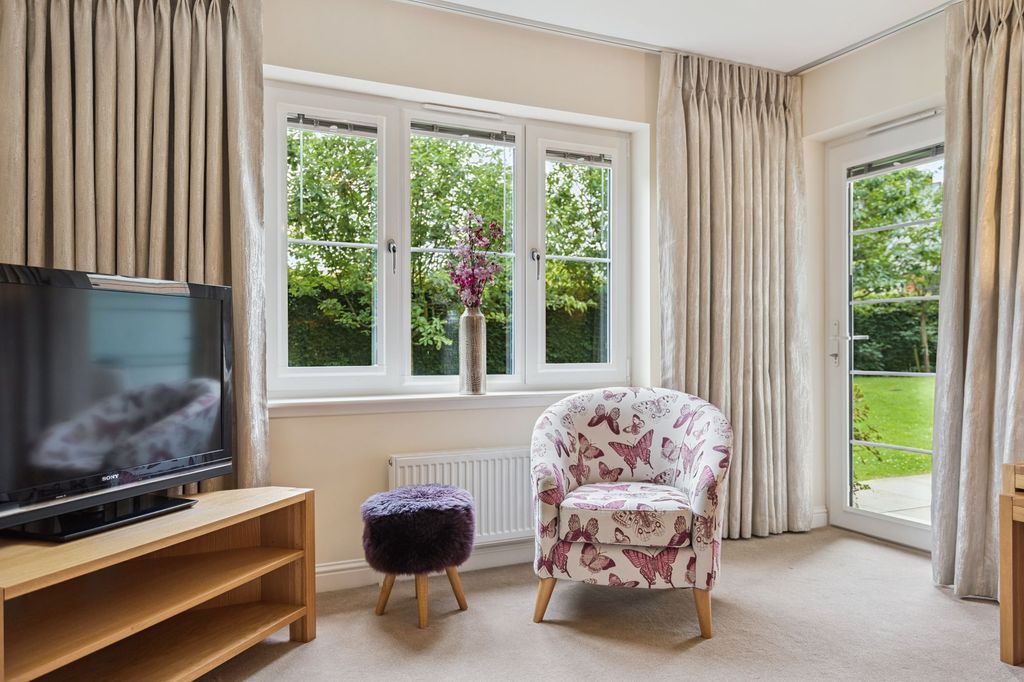 Property photo 3 of 18