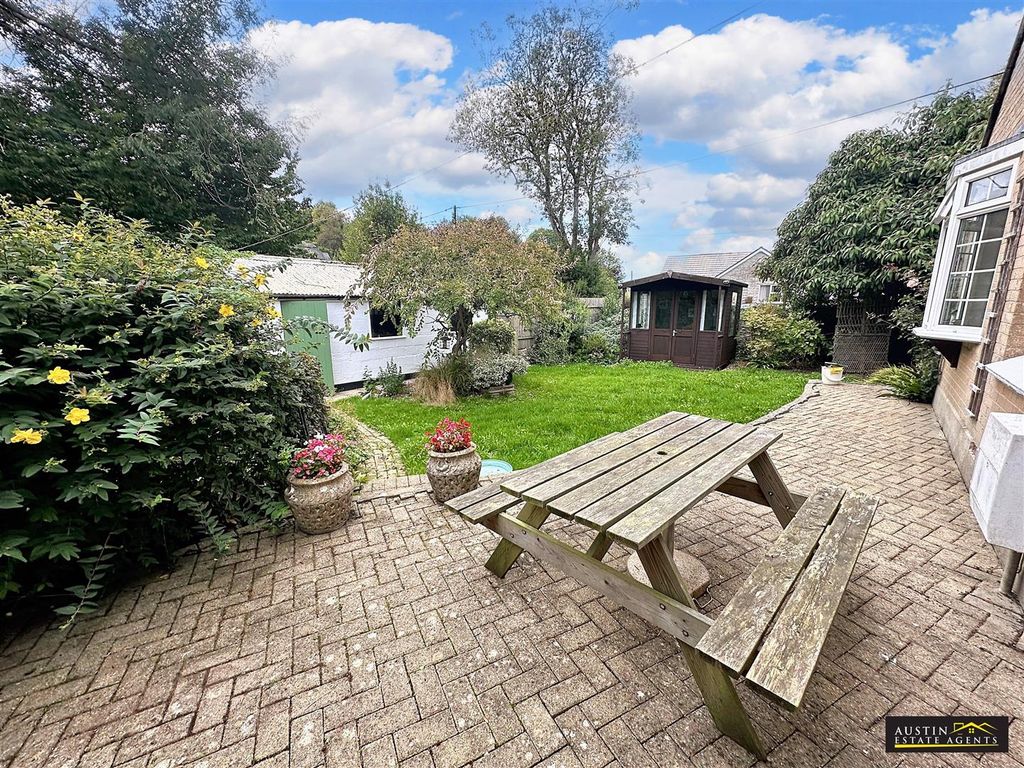 Property photo 2 of 20