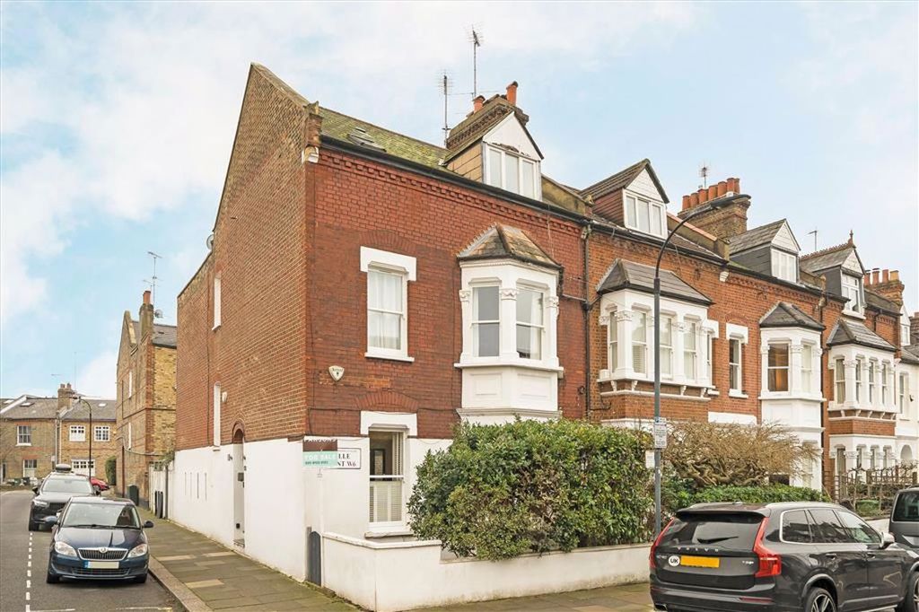 Property photo 1 of 8