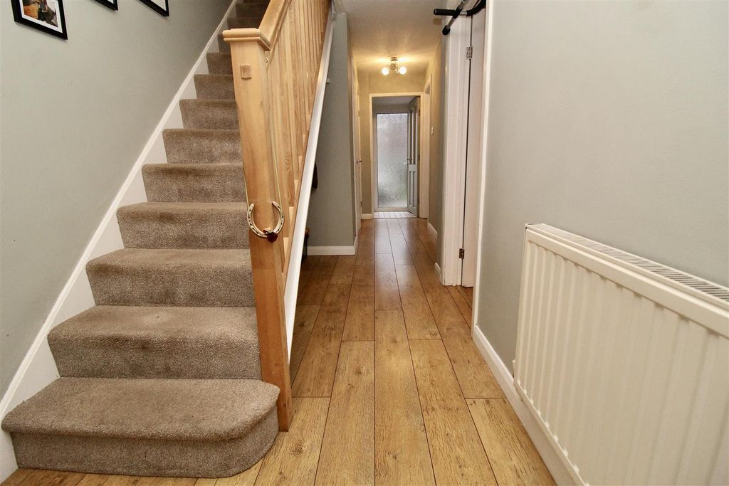 Property photo 2 of 23 Entrance Hallway