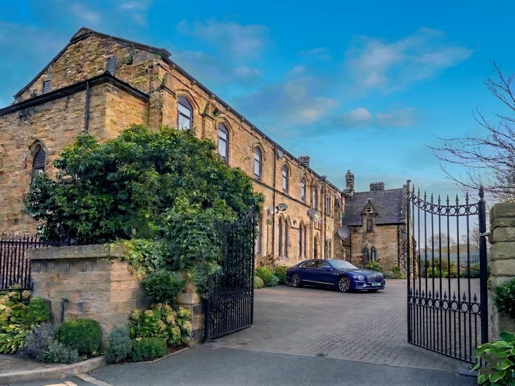 Property photo 1 of 5