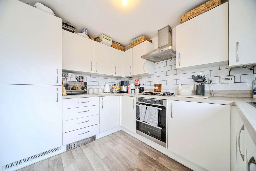 Property photo 3 of 40 Pbox-Img.Jpg