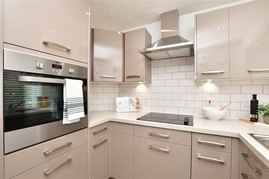 Property photo 3 of 5 Kitchen