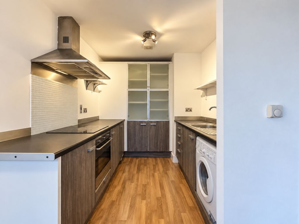 Property photo 2 of 9 62 Rw Kitchen