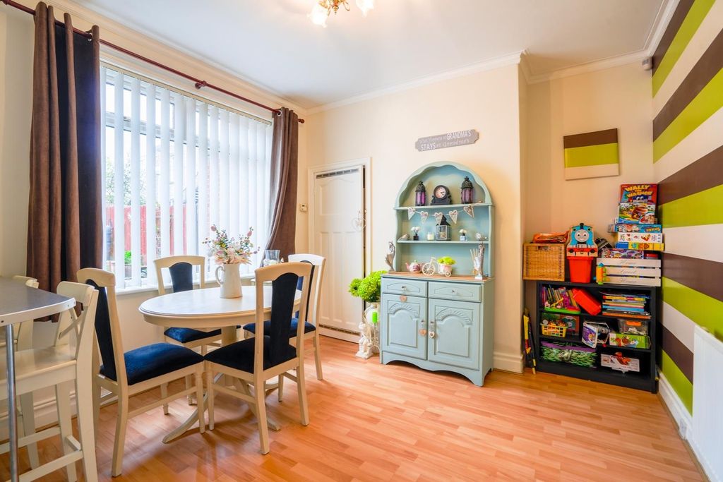 Property photo 3 of 12 Dining Room