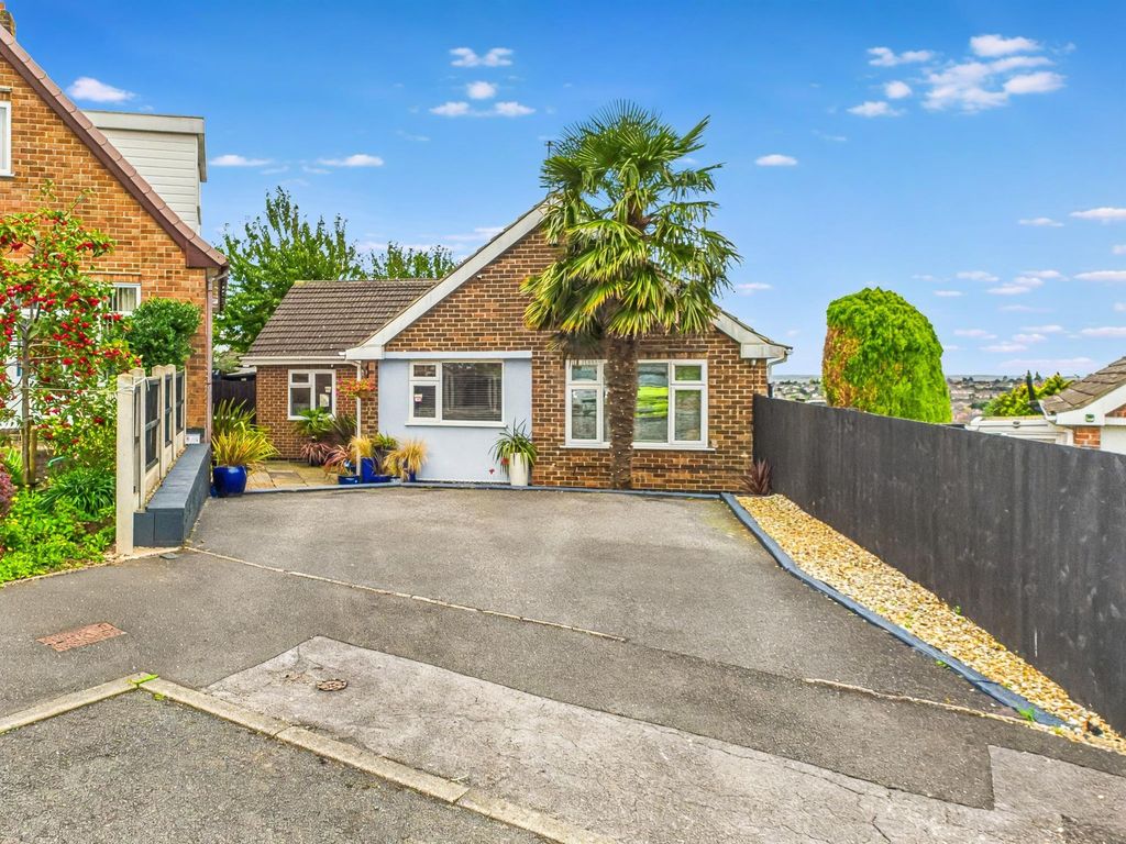 Property photo 1 of 21 Front