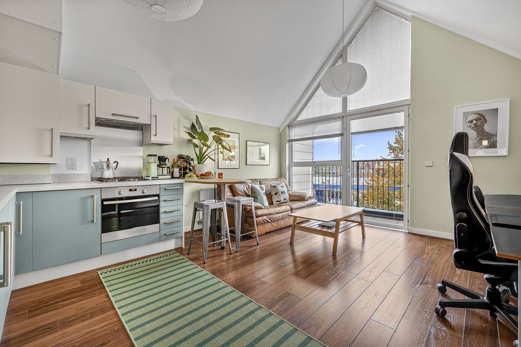 Property photo 3 of 11