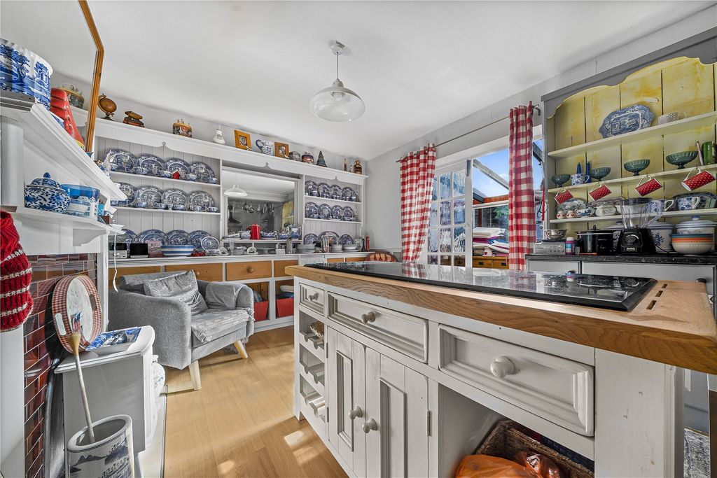 Property photo 2 of 23 Picture No. 24